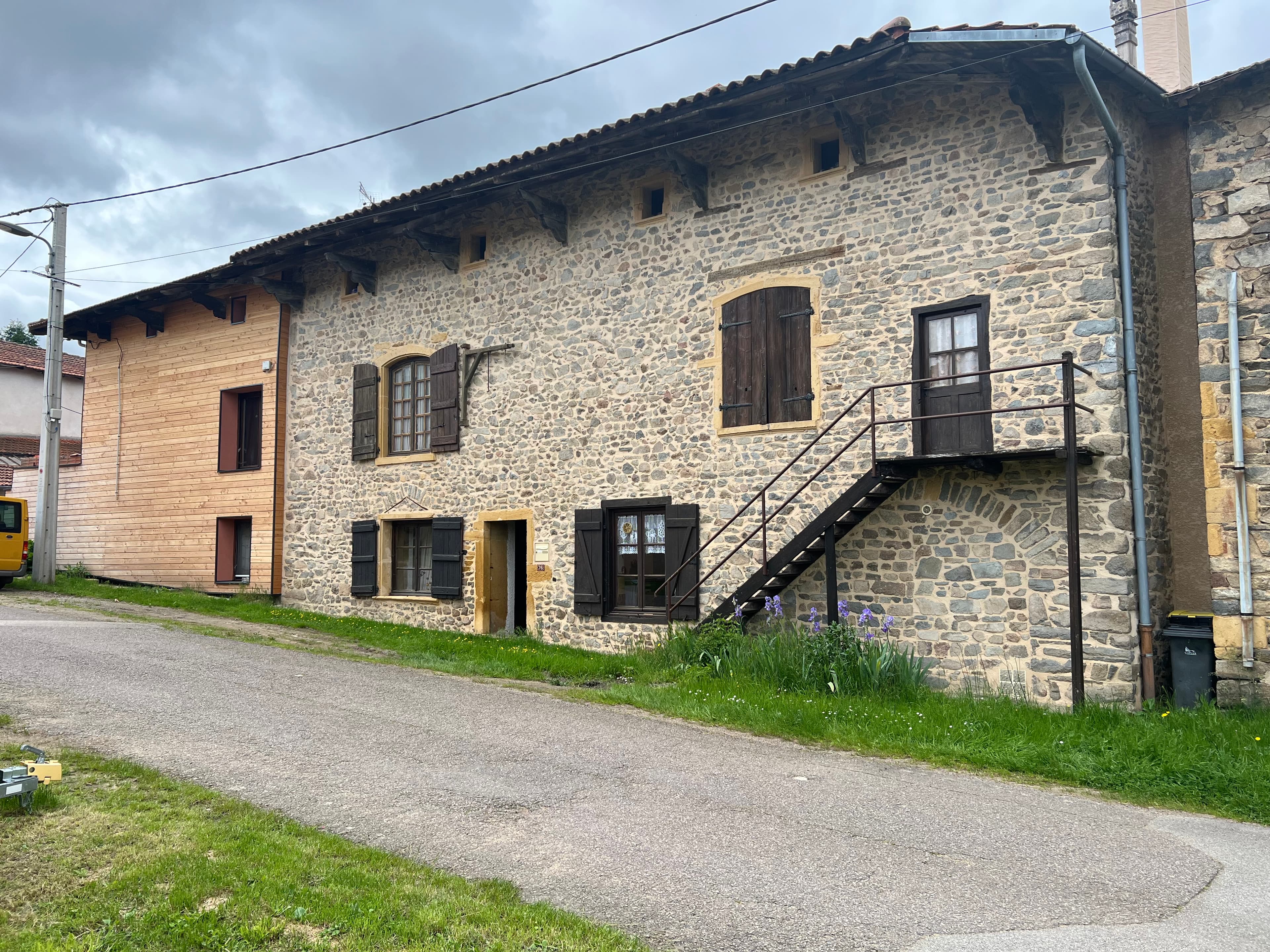Ferme auberge + Terres agricoles - 6.8 ha - Machézal - Image 3