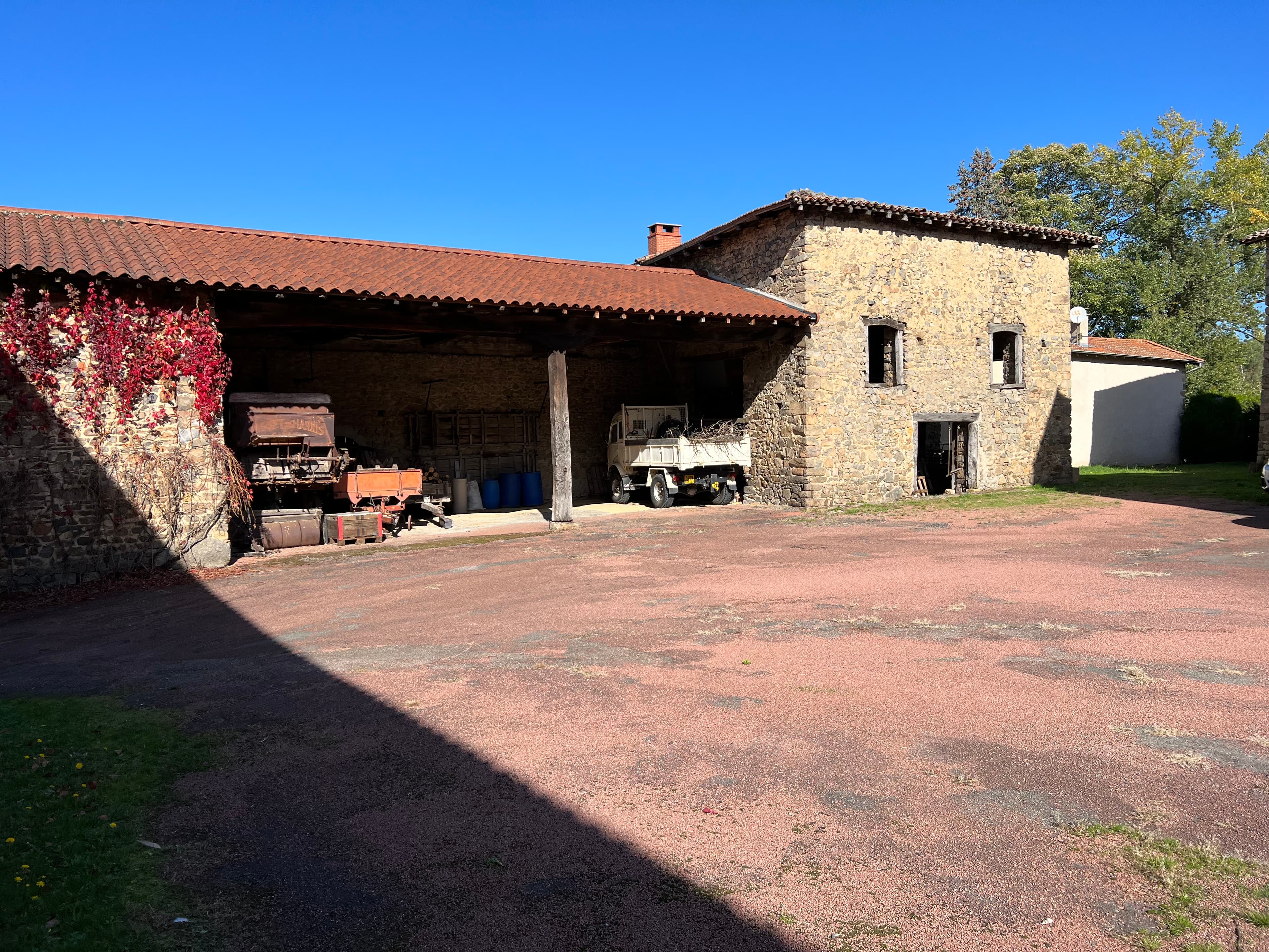 Ferme auberge + Terres agricoles - 6.8 ha - Machézal - Image 7