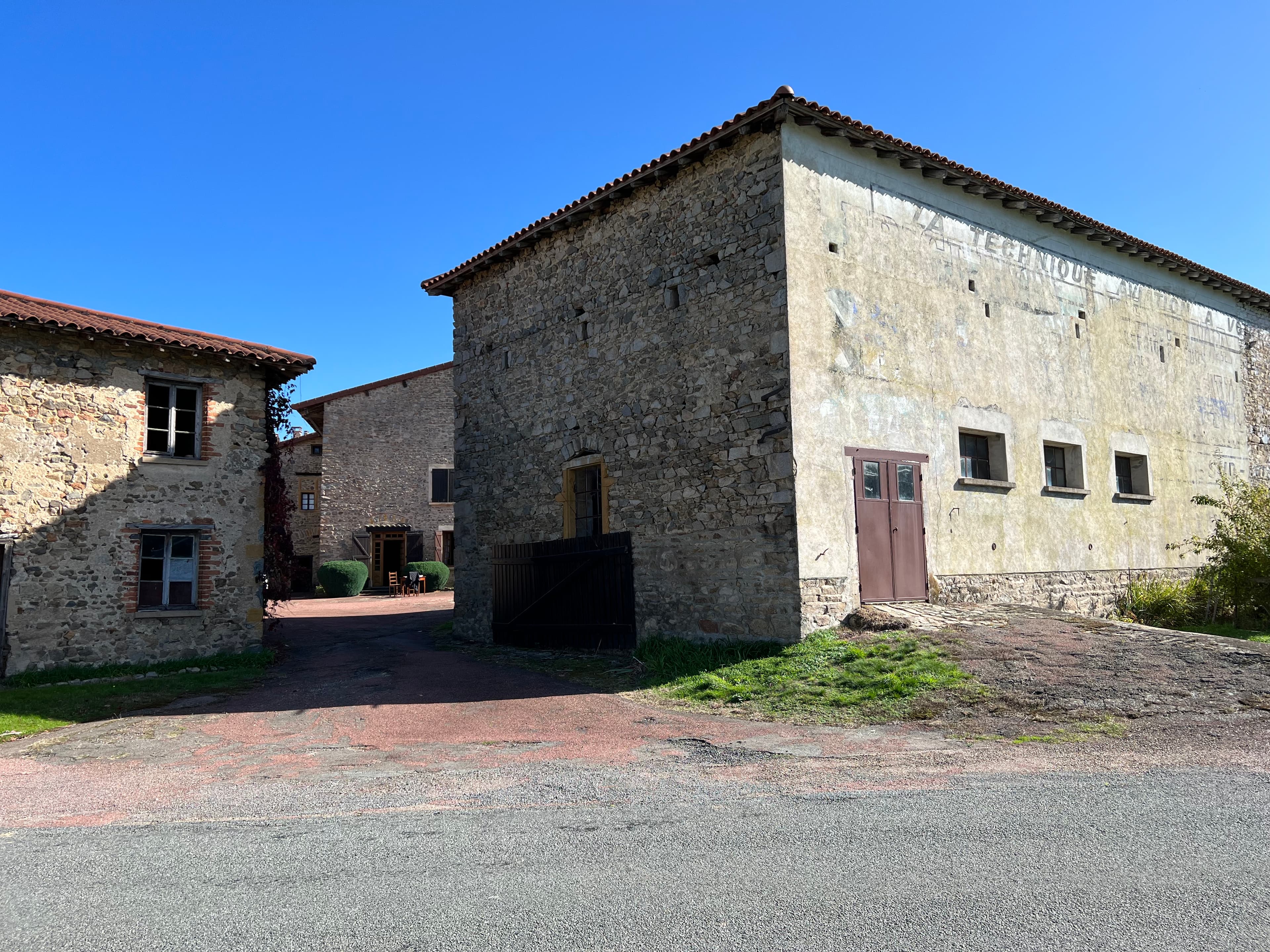 Ferme auberge + Terres agricoles - 6.8 ha - Machézal - Image 6