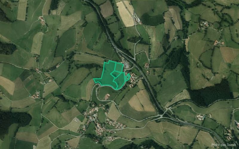 Ferme auberge + Terres agricoles - 6.8 ha - Machézal