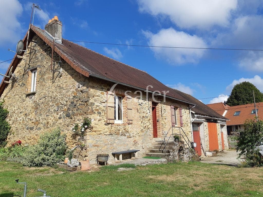 Terres agricoles — Bovins mixtes - 80.0 ha - Meuzac · 83 DPB inclus