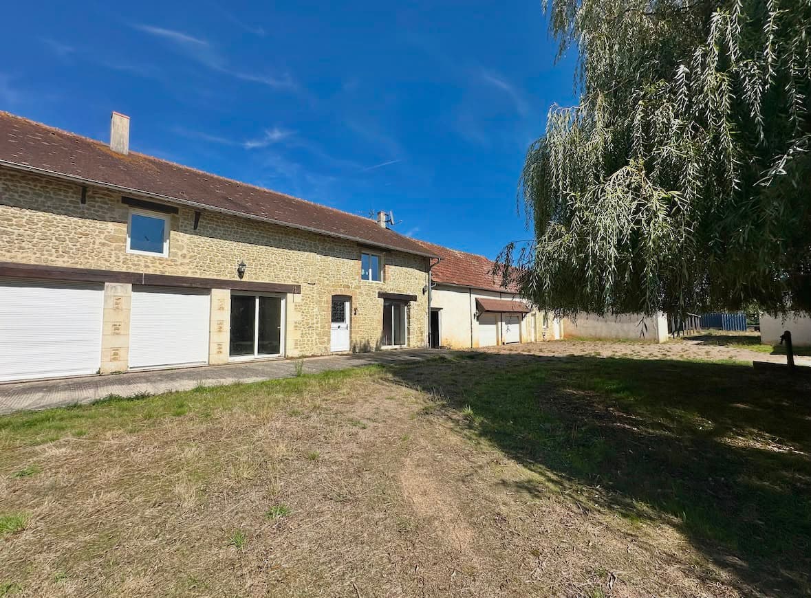 Propriété équestre - 34 boxes - 19.7 ha - Mortagne-au-Perche - Image 2