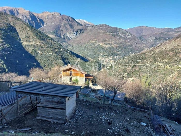 Exploitation caprine laitière de montagne à reprendre