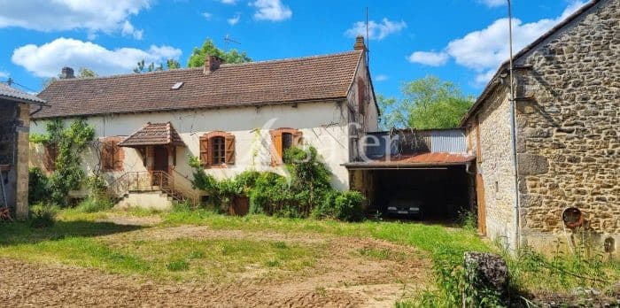 CORPS DE FERME A PROXIMITE DE VILLEFRANCHE DE ROUERGUE