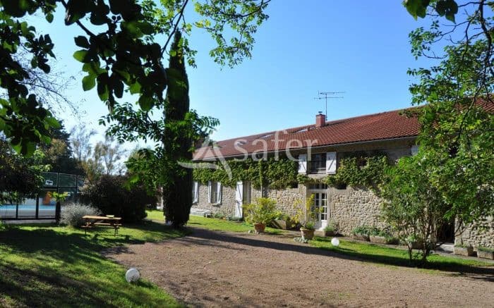 Maison d'habitation avec gîtes et salle de réception sur 9 hectares - Proche Toulouse