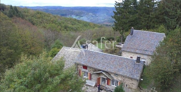 Ensemble de maisons au cœur de la forêt 9ha proche Hérault