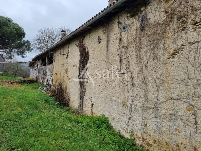 Maison d'habitation et dépendances agricoles sur 14,5 hectares - Proche Toulouse
