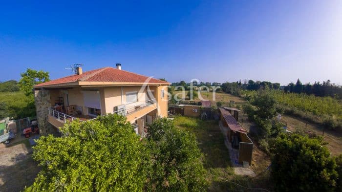 Propriété : ancien élevage canin entre plaine et montagne proche Argelès sur mer