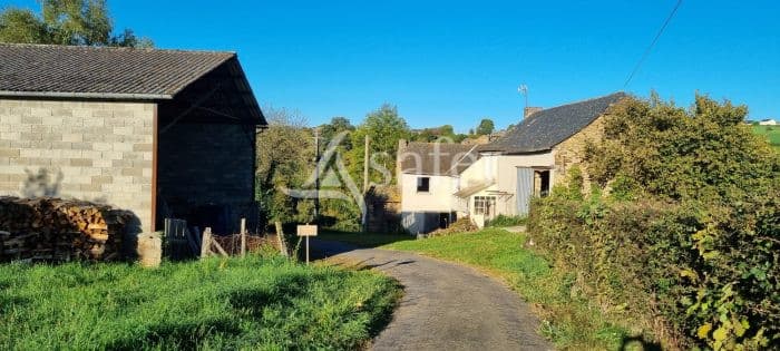 Charmant corps de ferme avec 16ha en Aveyron