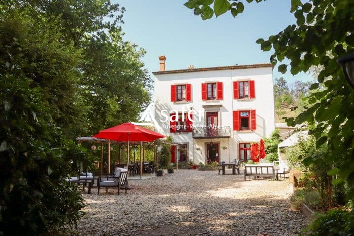 Domaine avec accueil touristique et équin sur 8ha sud ISSOIRE