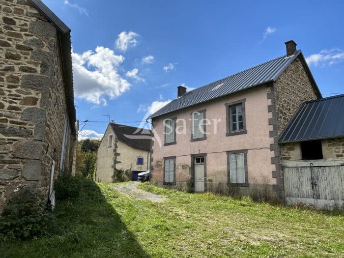 Maison ancienne et dépendances sur 17 ha en partie loué SAINT GERVAIS D'AUVERGNE