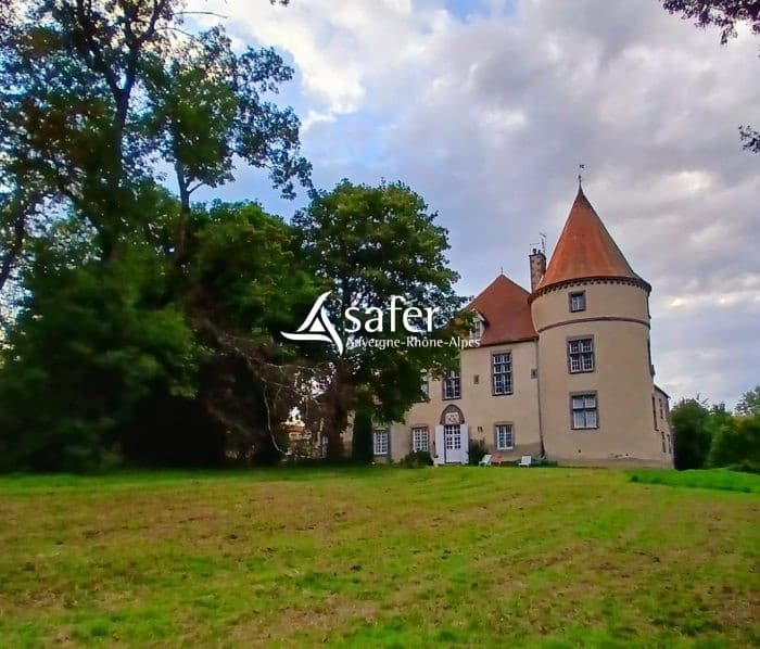 Propriété de prestige avec 10.5 ha COMBRAILLES