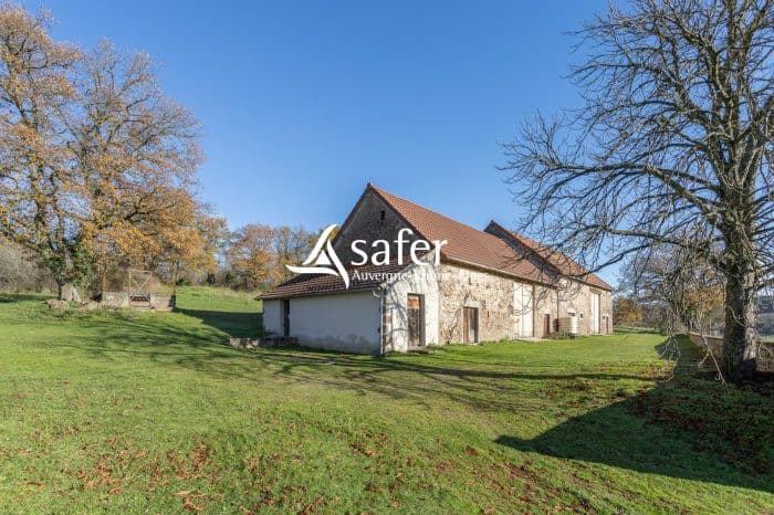 Fermette avec dépendances sur 20 ha LAPEYROUSE