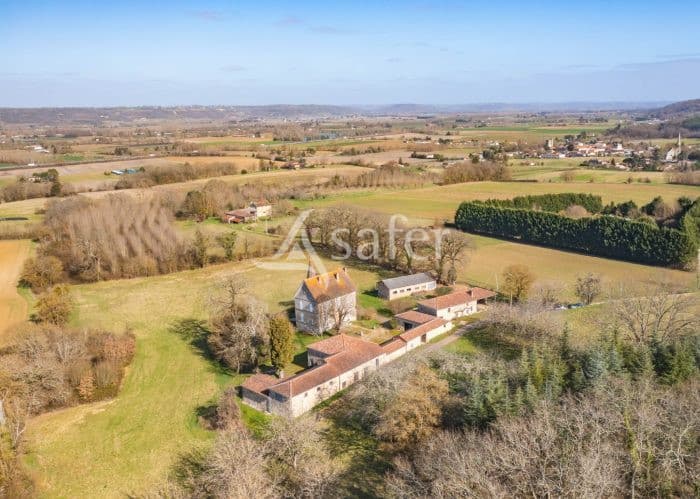 Domaine de caractère à rénover sur 17ha