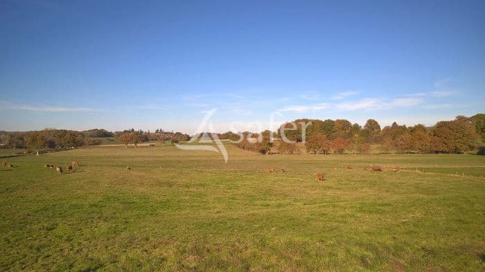 Propriété agricole d'environ 42 ha bien structurée avec bâtiments d'exploitation.