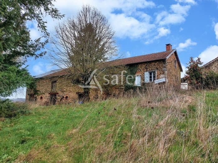 Aux portes de Tulle, longère en pierre à rénover sur 8 ha