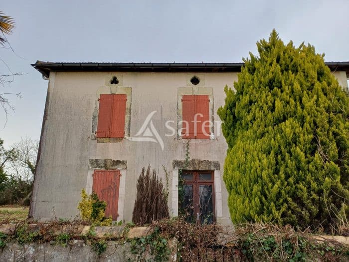 MAISON D'HABITATION + ANNEXES - LAHOSSE