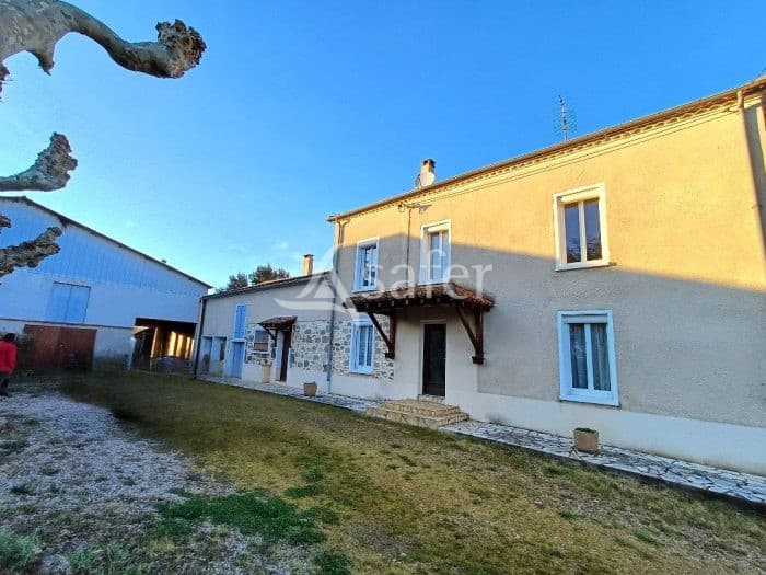 Exploitation agricole sur environ 6ha commune de Port Ste Marie