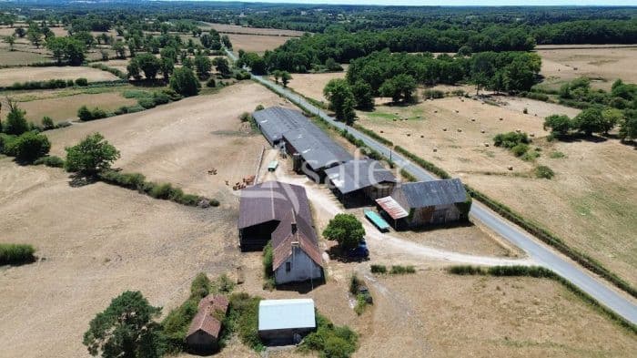 Propriété d'élevage bien groupée d'environ 105 ha