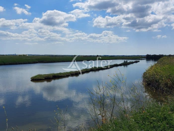 Cabane avec claires et pré-marais