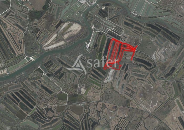 Cabane avec claires et pré-marais